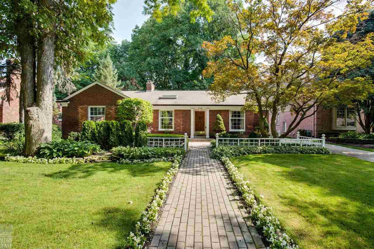 316 Lothrop Road Grosse Pointe, MI 48236 - Photo 23 of 26 31299898-22.JPG