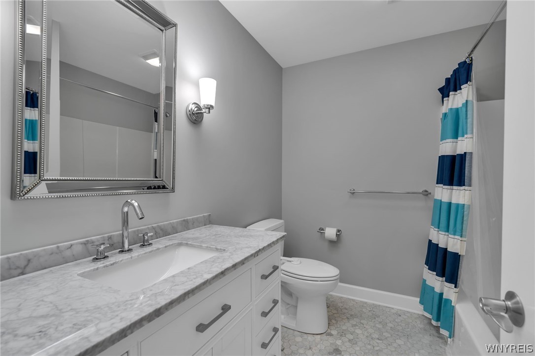 580 North Forest Road Amherst, NY 14221 - Photo 25 of 32 Upstairs Full Bath