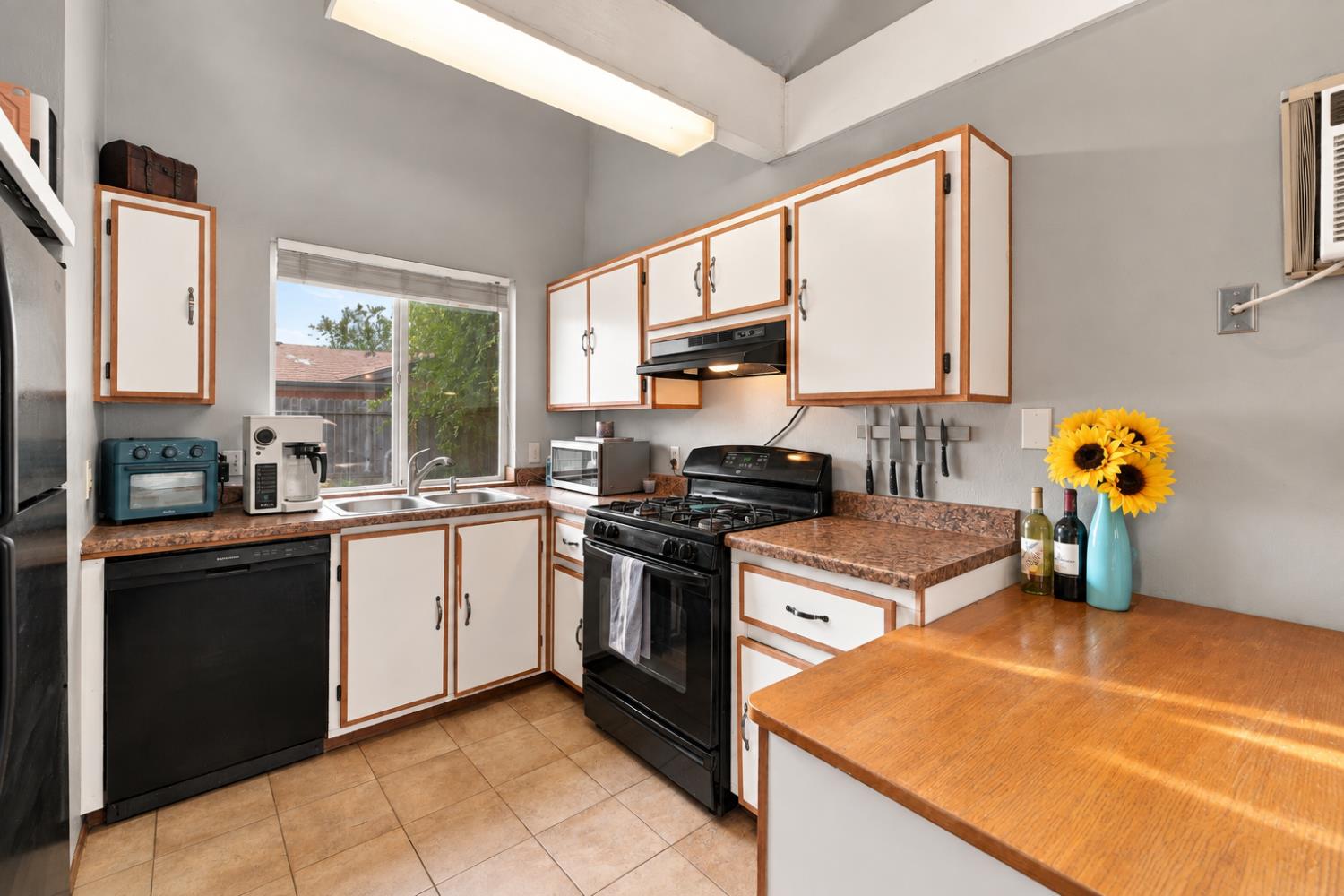 2160 Gunn Road Carmichael, CA 95608 - Photo 23 of 42 Unit B