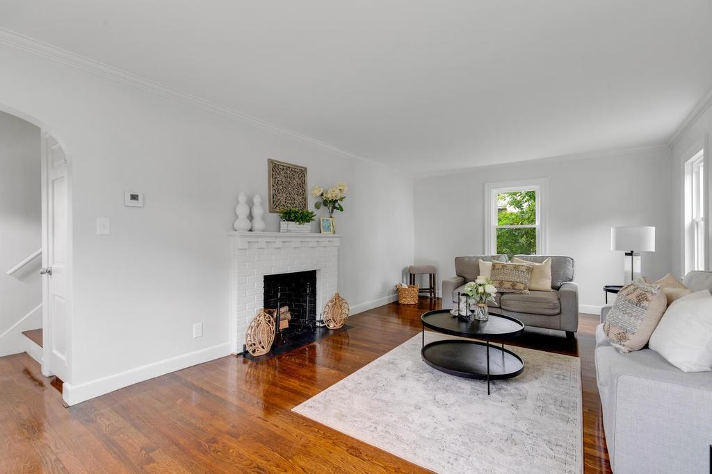 62 Shelton Road Swampscott, MA 01907 - Photo 5 of 20 Gallery Image 5