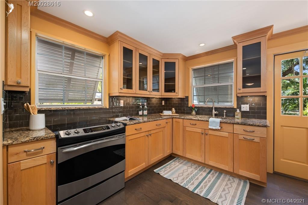 548 Southwest Halpatiokee Street Stuart, FL 34994 - Photo 7 of 23 Gallery Image 7