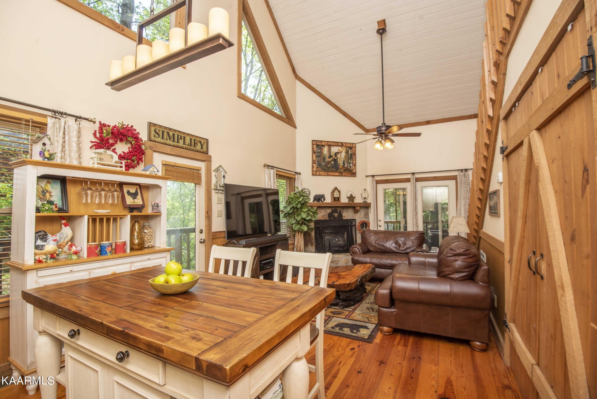 106 Club View Road Townsend, TN 37882 - Photo 13 of 55 a view of a living room and dining area