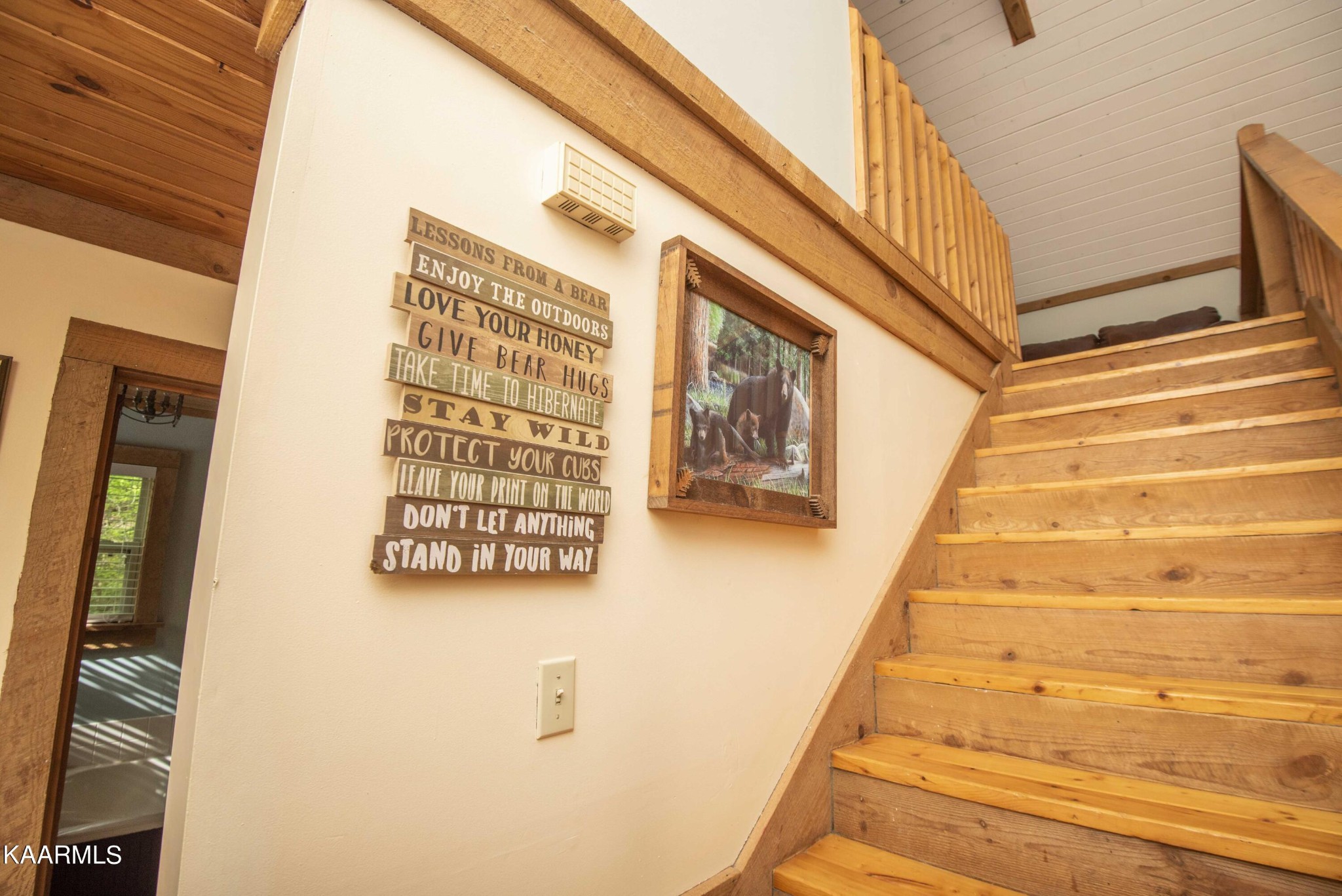 106 Club View Road Townsend, TN 37882 - Photo 28 of 55 a view of entryway