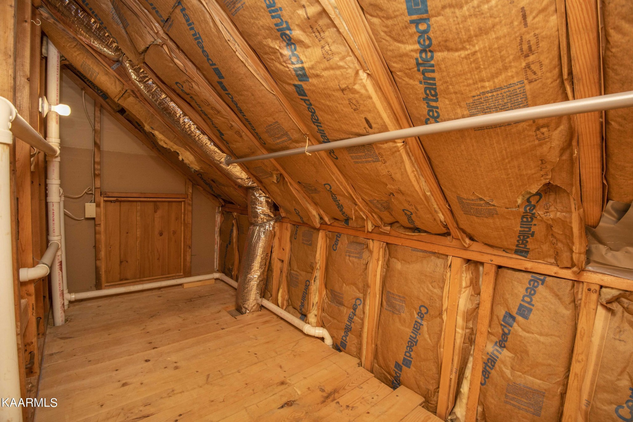 106 Club View Road Townsend, TN 37882 - Photo 34 of 55 a view of an empty room