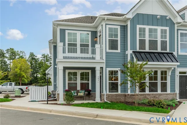 $368,000 | 5304 Twisting Vine Lane, Unit 102, Glen Allen, VA 23059