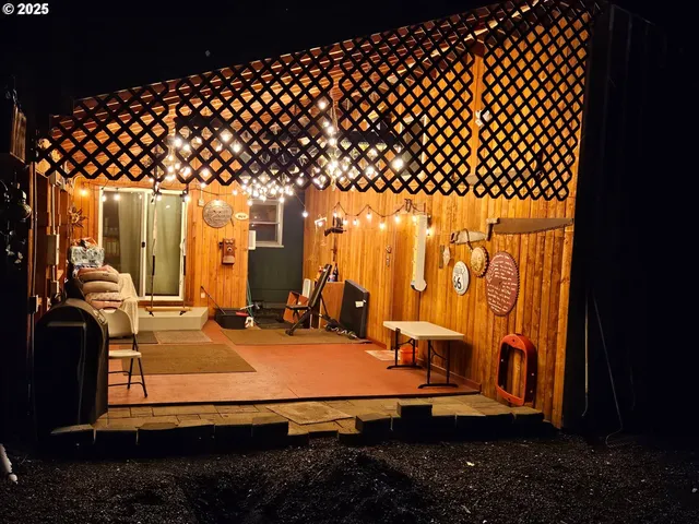 $290,000 | 409 Main Street, Klickitat, WA 98628