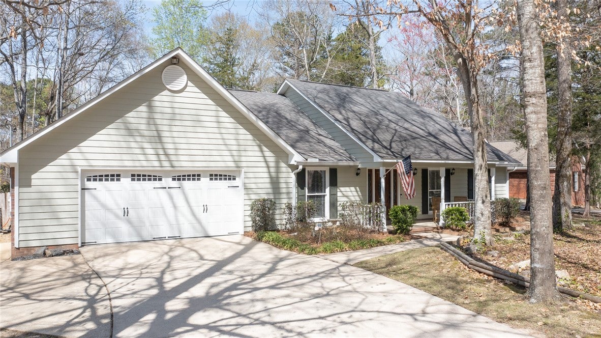 3708 Hamilton Road Opelika, AL 36804 - Photo 4 of 38 Gallery Image 4