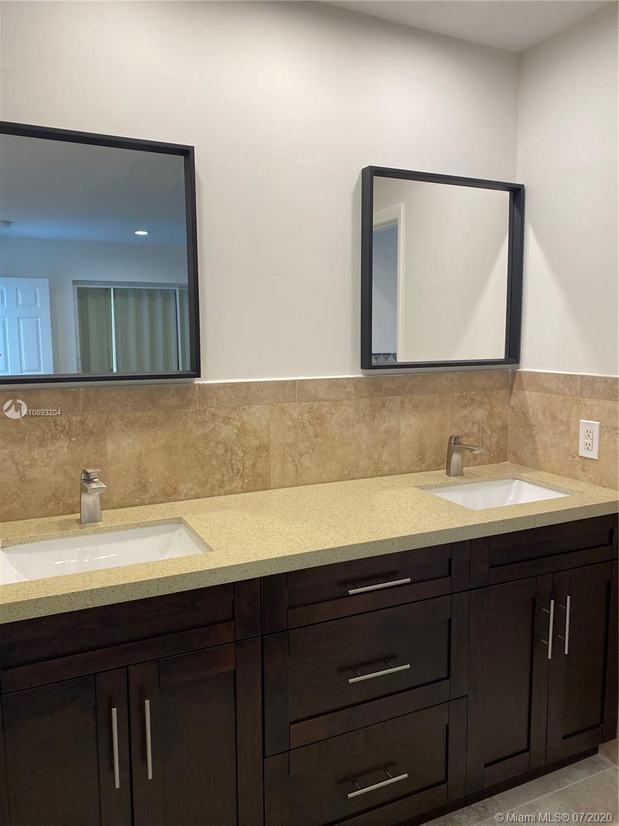 129 Laurel Road Hollywood, FL 33021 - Photo 13 of 16 Gallery Image 13