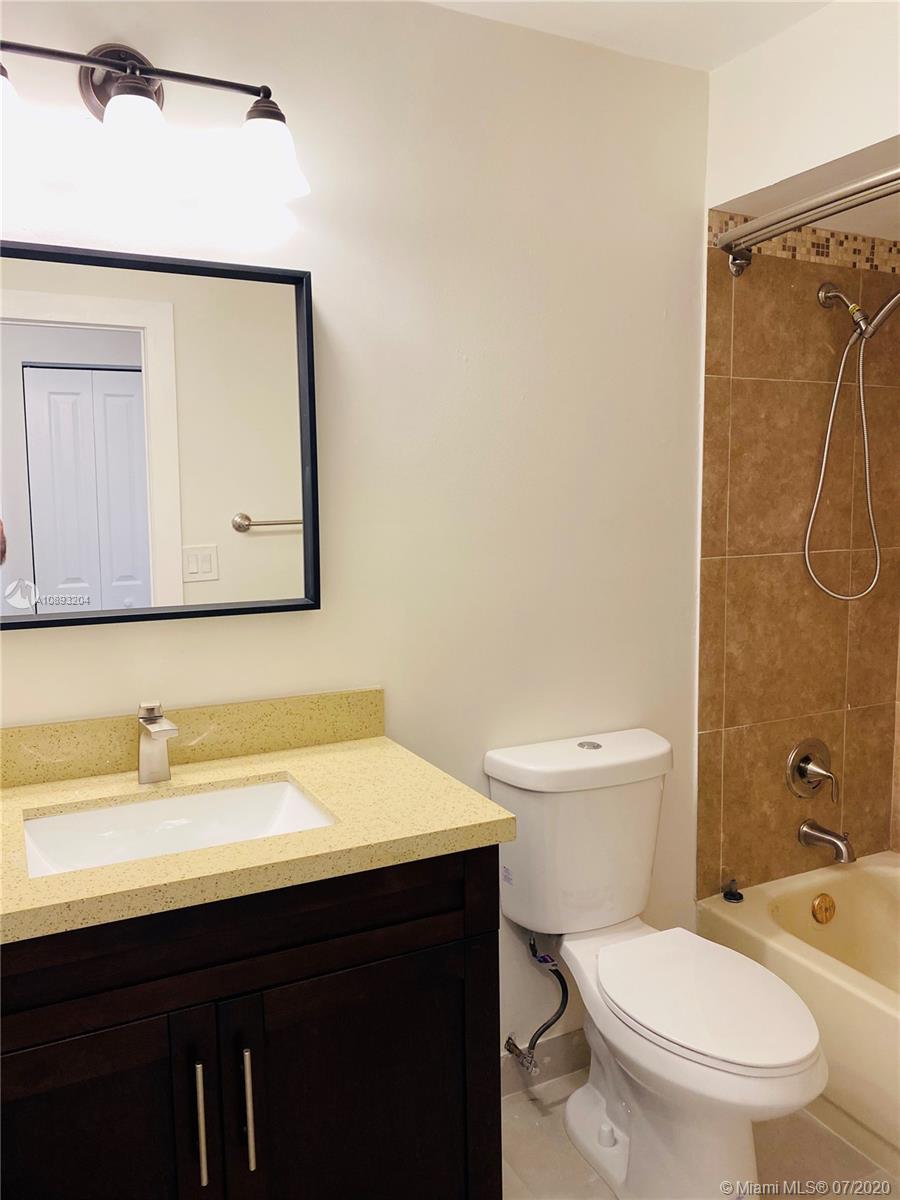 129 Laurel Road Hollywood, FL 33021 - Photo 10 of 16 Gallery Image 10