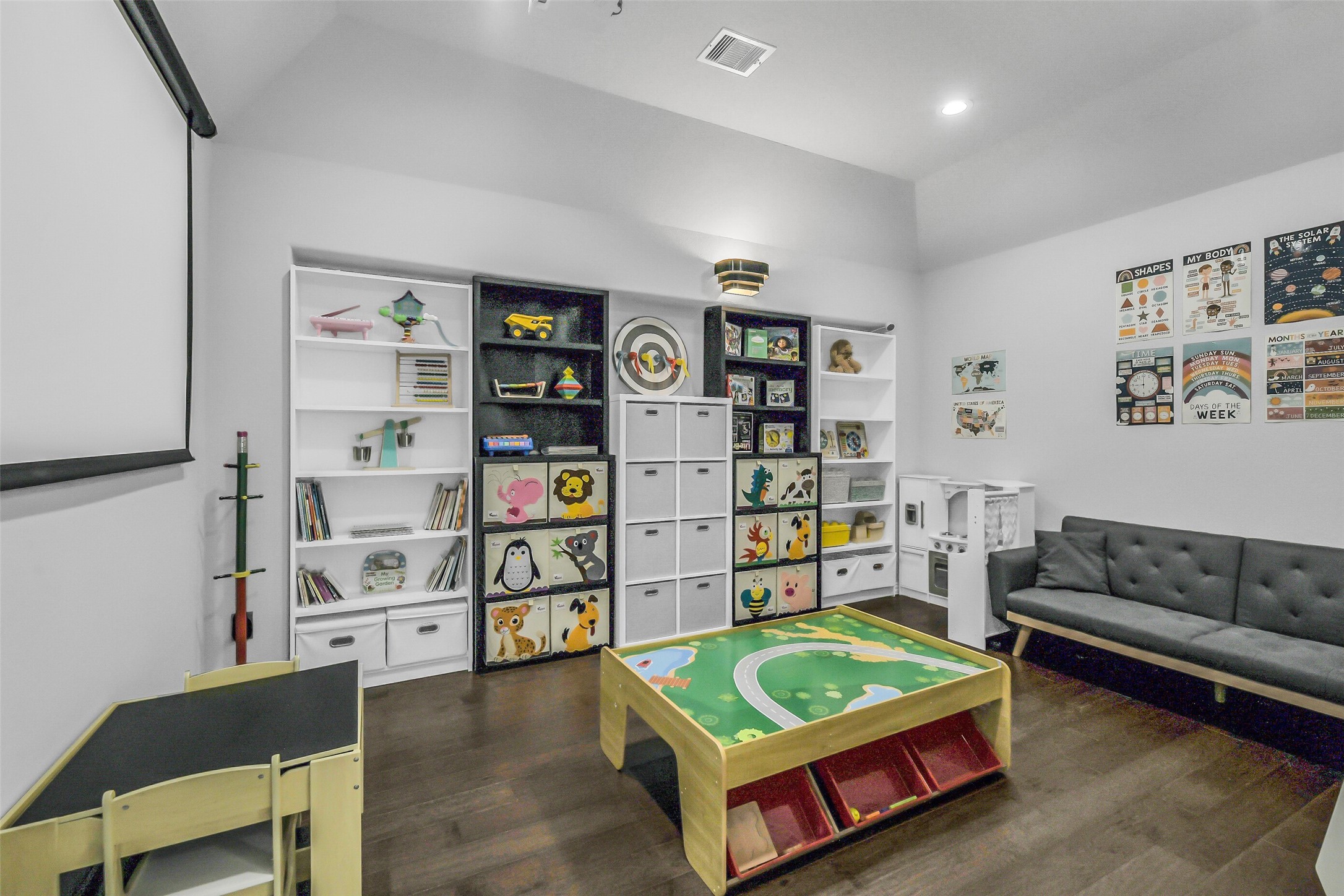 12207 Shorebridge Road Cypress, TX 77433 - Photo 25 of 41 a living room with furniture and white walls