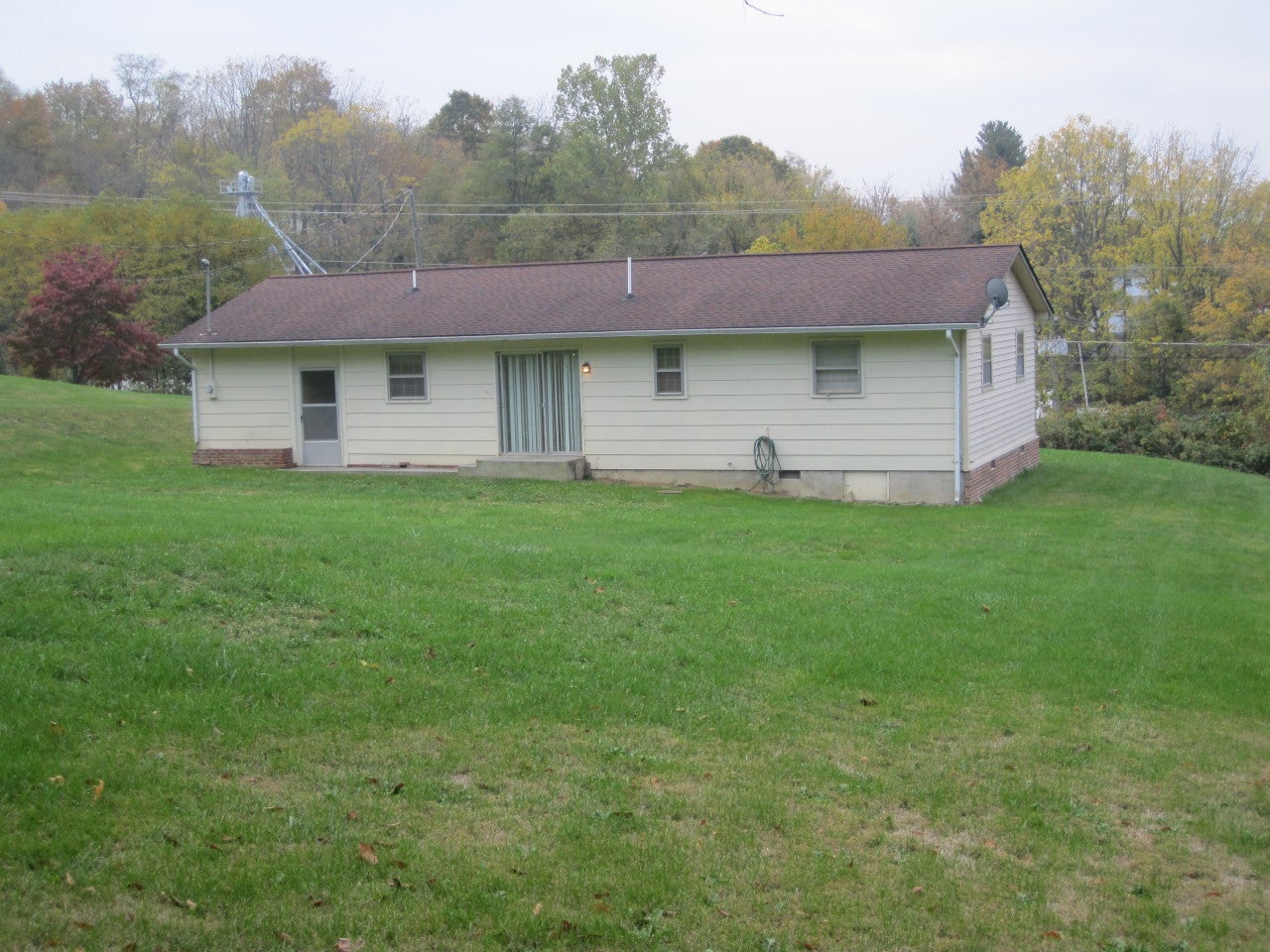 3 Pyne Street Union, WV 24983 - Photo 4 of 12 Lots of space to add on