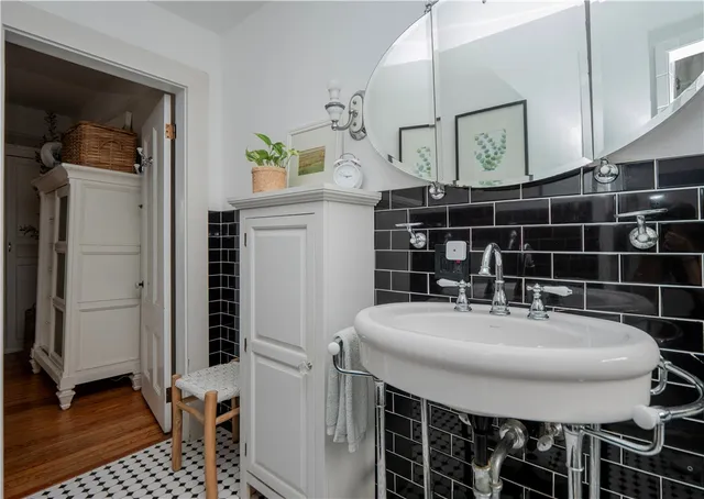 $1,800,000 | 1 Pell Street, Newport, RI 02840