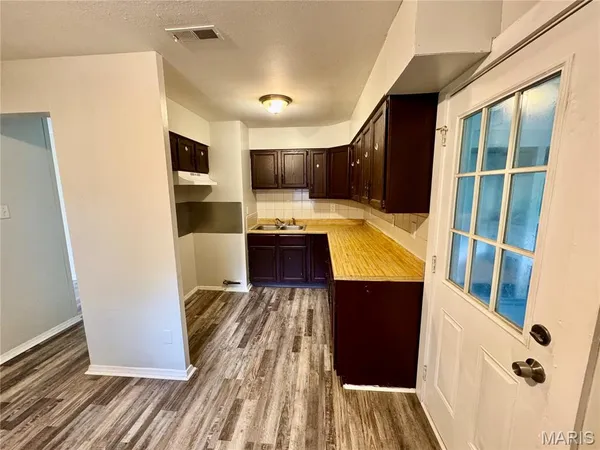 $1,350 | 124 St James Lane, Cahokia, IL 62206