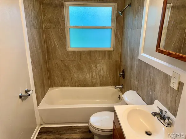 $1,350 | 124 St James Lane, Cahokia, IL 62206