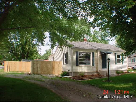 2001 East Buchanan Street Springfield, IL 62703 - Photo 1 of 7