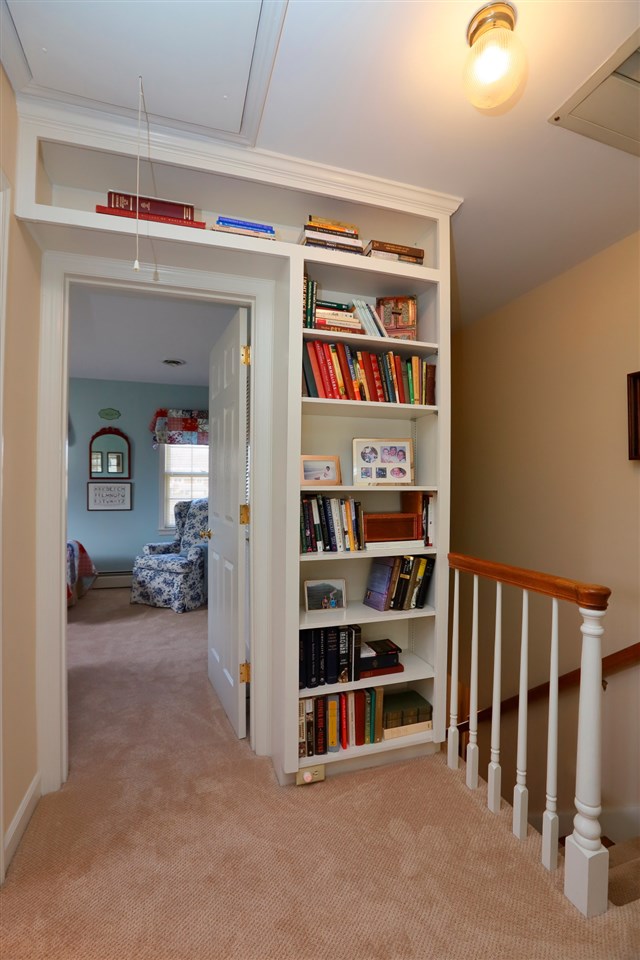 1424 Hollins Road Waynesboro, VA 22980 - Photo 17 of 50 Gallery Image 17
