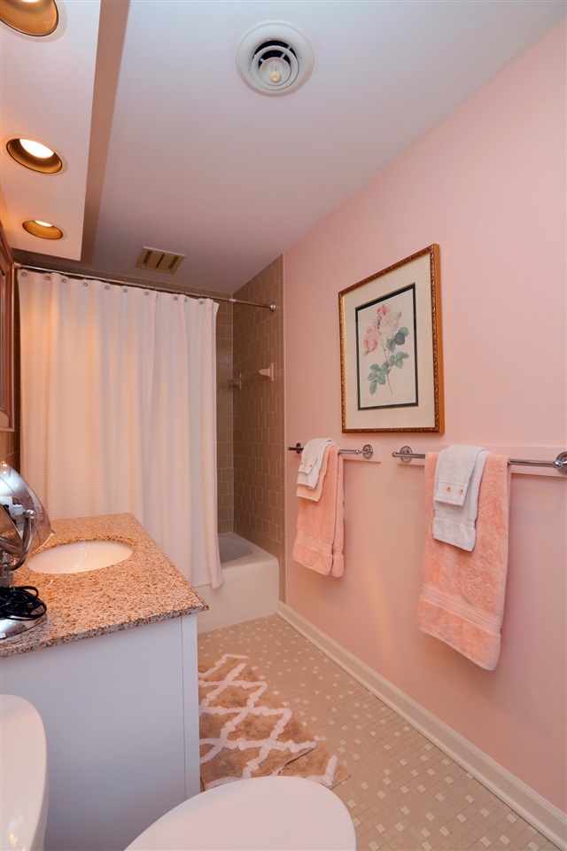 1424 Hollins Road Waynesboro, VA 22980 - Photo 23 of 50 Gallery Image 23