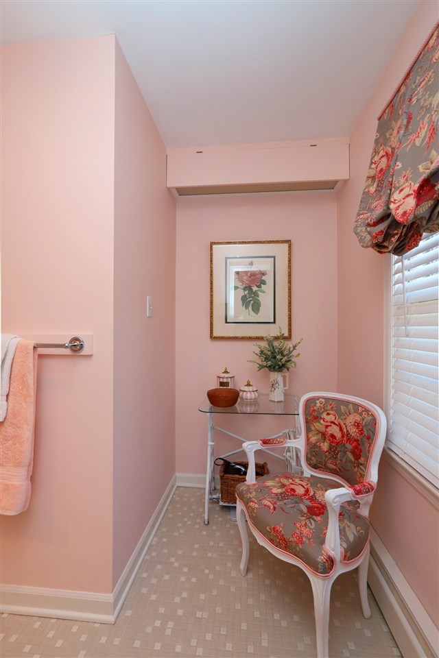 1424 Hollins Road Waynesboro, VA 22980 - Photo 25 of 50 Gallery Image 25