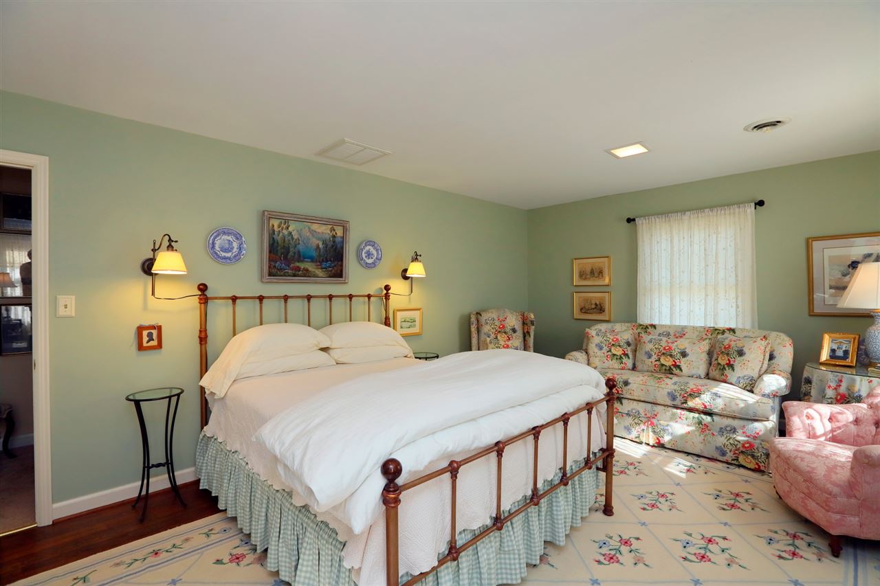 1424 Hollins Road Waynesboro, VA 22980 - Photo 26 of 50 Gallery Image 26