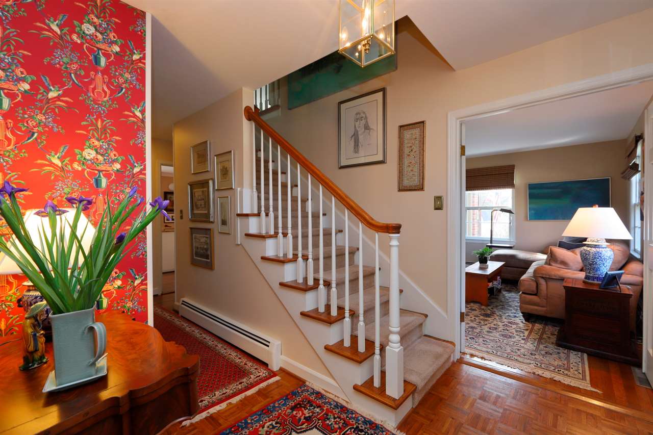 1424 Hollins Road Waynesboro, VA 22980 - Photo 4 of 50 Gallery Image 4