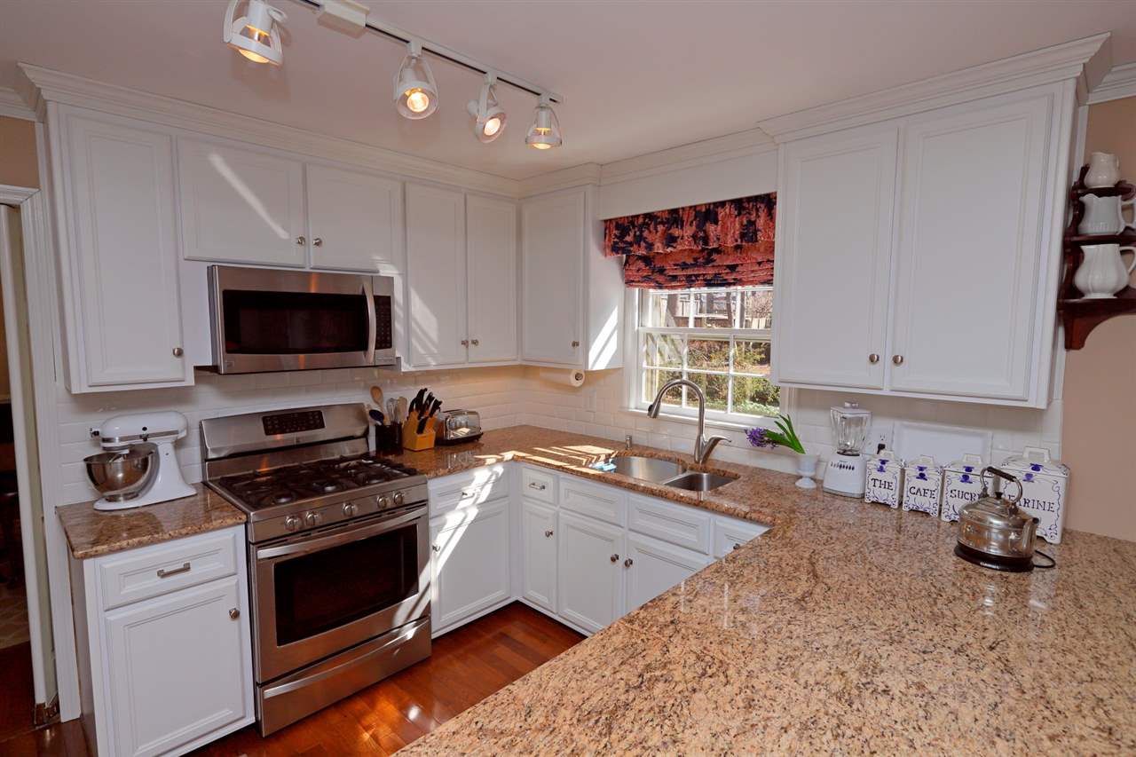 1424 Hollins Road Waynesboro, VA 22980 - Photo 8 of 50 Gallery Image 8