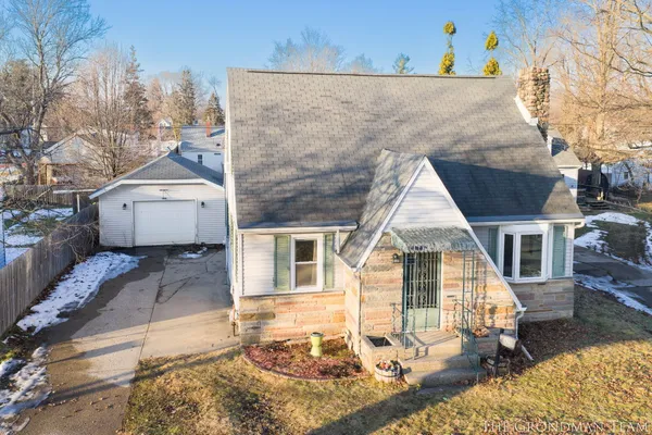 $245,000 | 625 West Clinton Street, Hastings, MI 49058