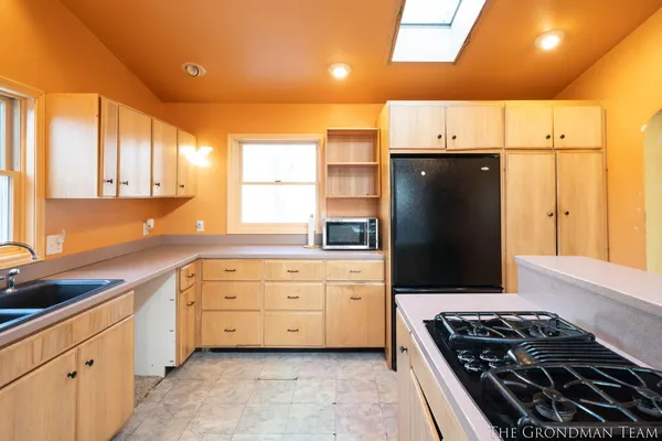 $245,000 | 625 West Clinton Street, Hastings, MI 49058