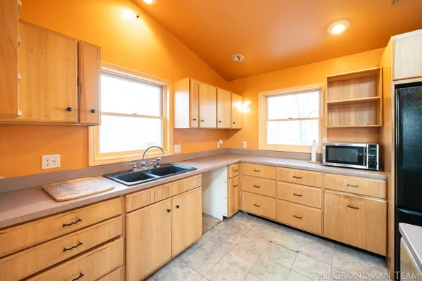 $245,000 | 625 West Clinton Street, Hastings, MI 49058