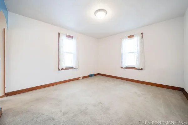 $245,000 | 625 West Clinton Street, Hastings, MI 49058