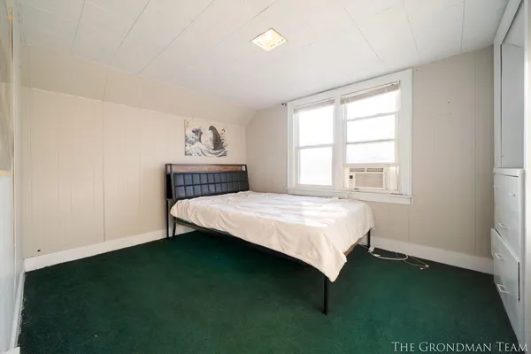 $245,000 | 625 West Clinton Street, Hastings, MI 49058