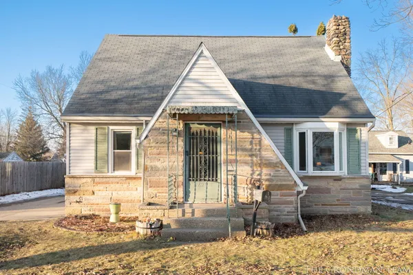 $245,000 | 625 West Clinton Street, Hastings, MI 49058