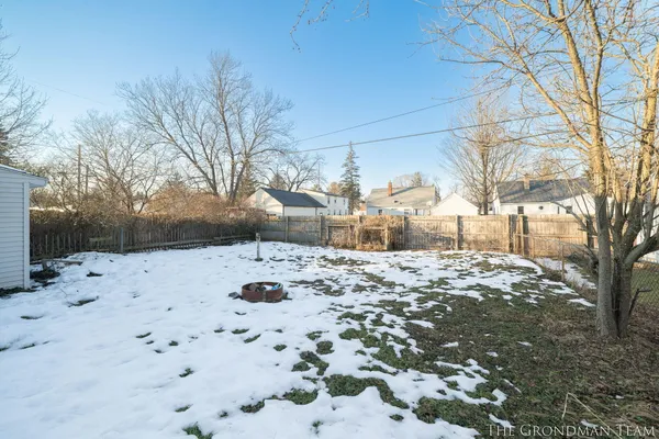 $245,000 | 625 West Clinton Street, Hastings, MI 49058