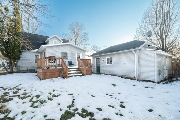 $245,000 | 625 West Clinton Street, Hastings, MI 49058