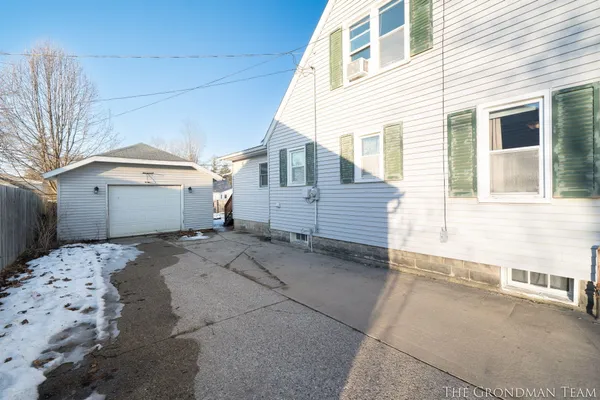 $245,000 | 625 West Clinton Street, Hastings, MI 49058
