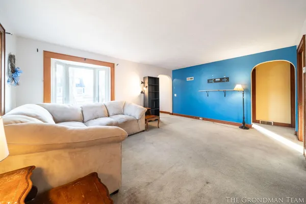 $245,000 | 625 West Clinton Street, Hastings, MI 49058