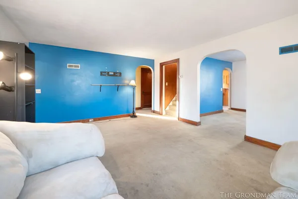 $245,000 | 625 West Clinton Street, Hastings, MI 49058