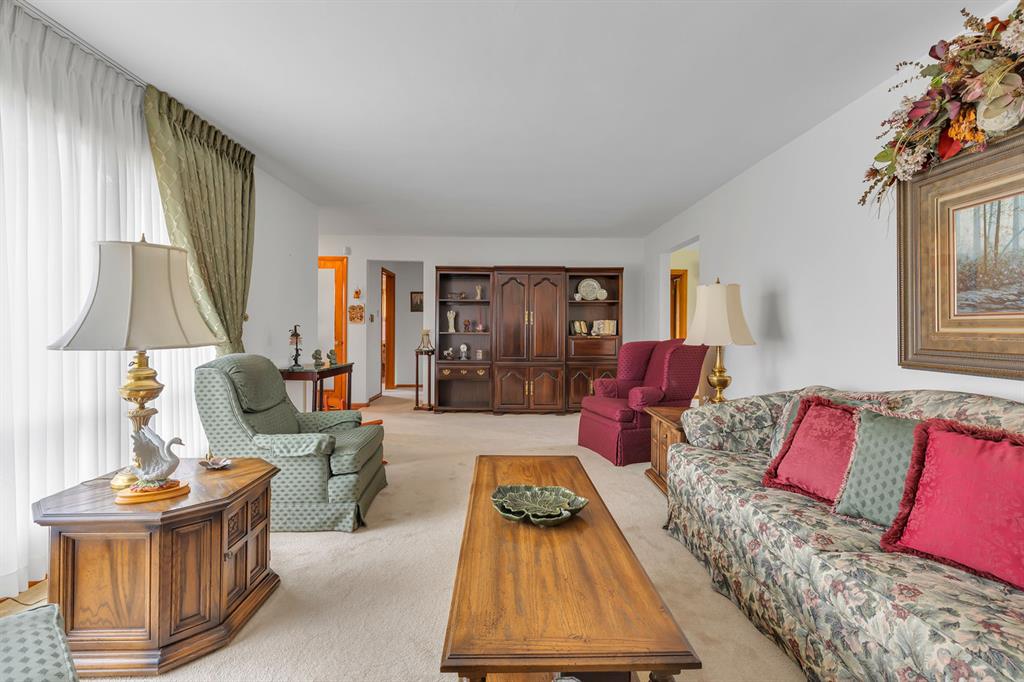 452 Center Grange Road Monaca, PA 15061 - Photo 8 of 34