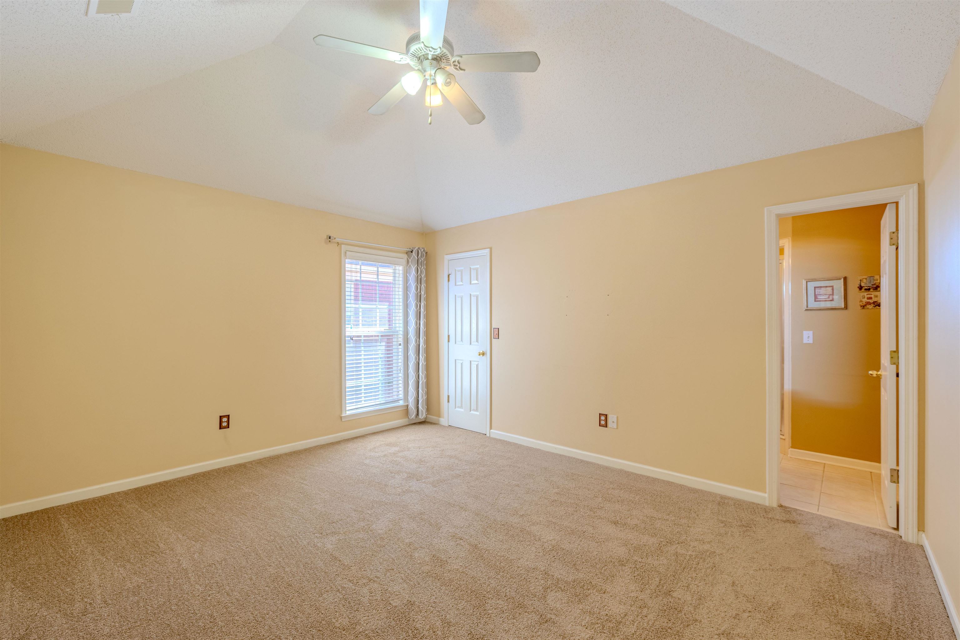 5991 Marley Street Arlington, TN 38002 - Photo 14 of 30 a view of an empty room with a window
