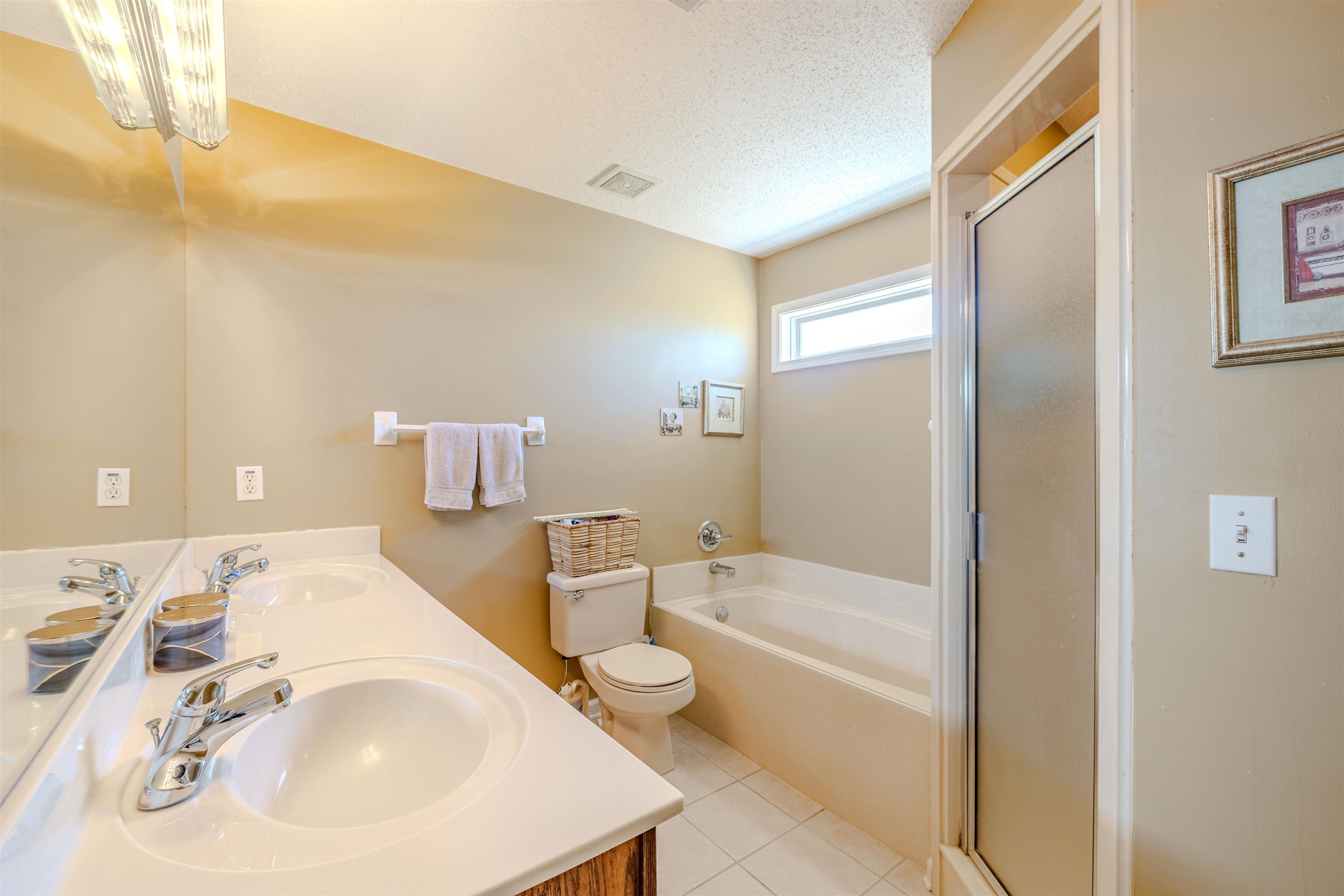 5991 Marley Street Arlington, TN 38002 - Photo 16 of 30 a bathroom with a bathtub and a sink