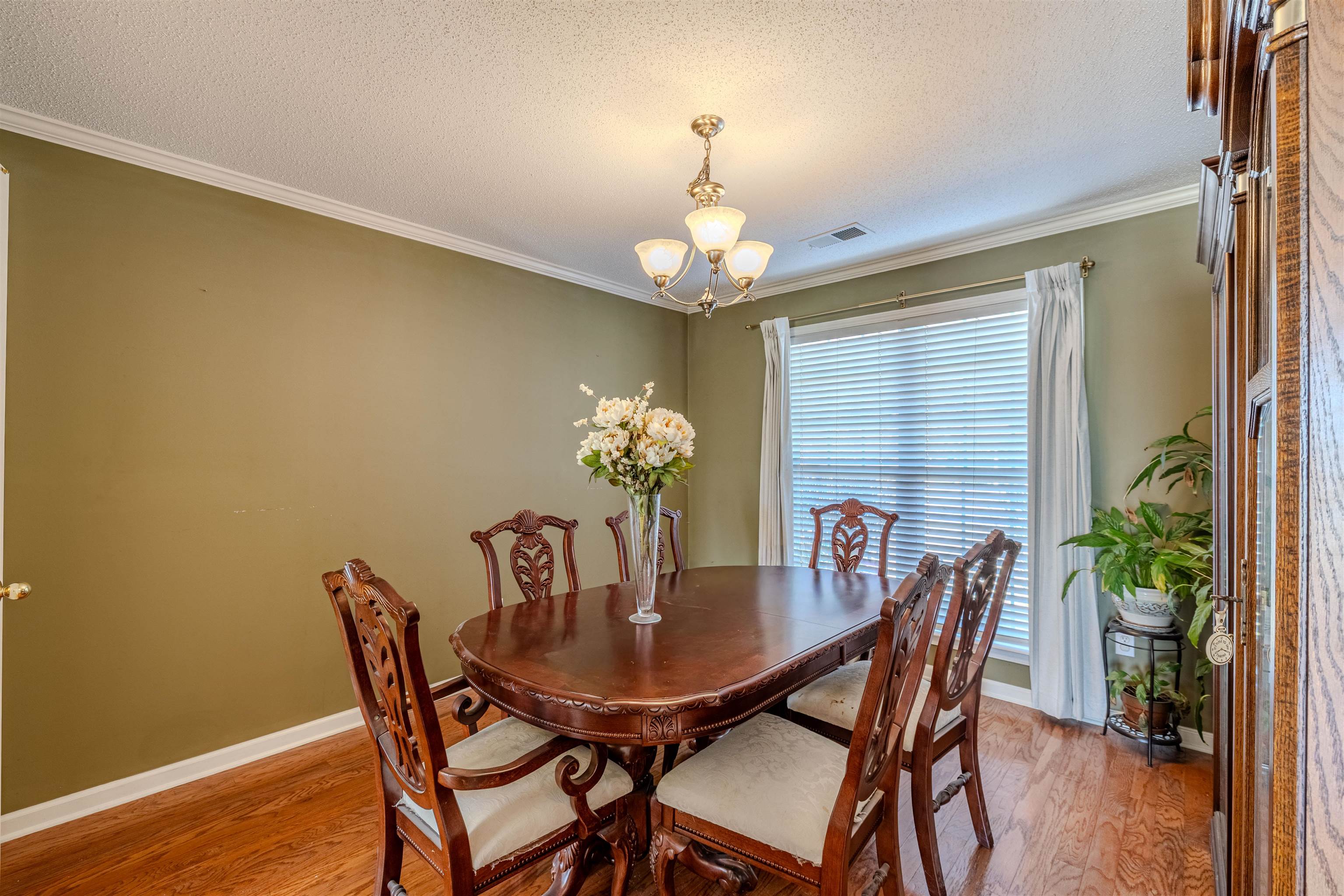 5991 Marley Street Arlington, TN 38002 - Photo 4 of 30 a dining room with furniture and window