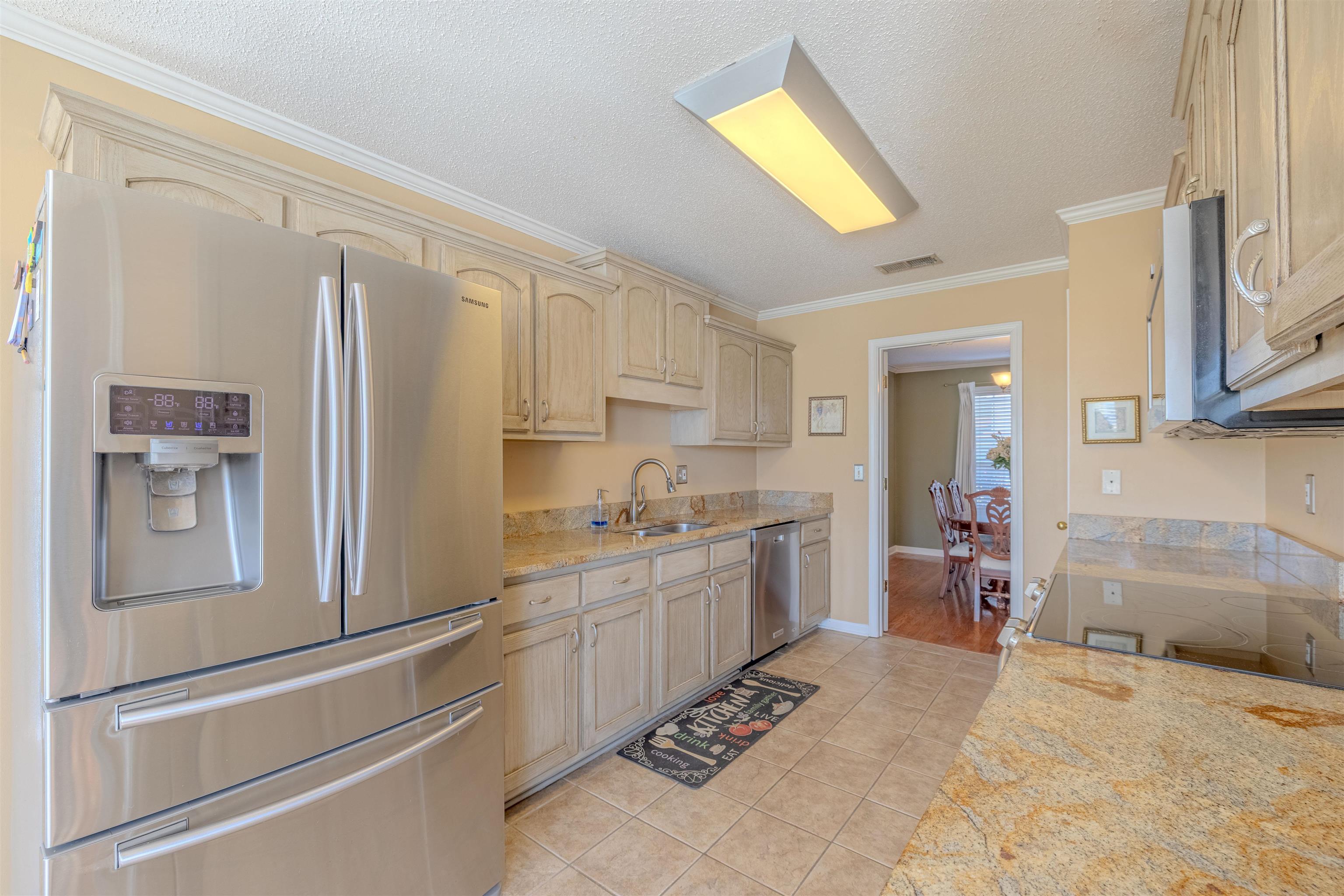 5991 Marley Street Arlington, TN 38002 - Photo 5 of 30 a large kitchen with a window