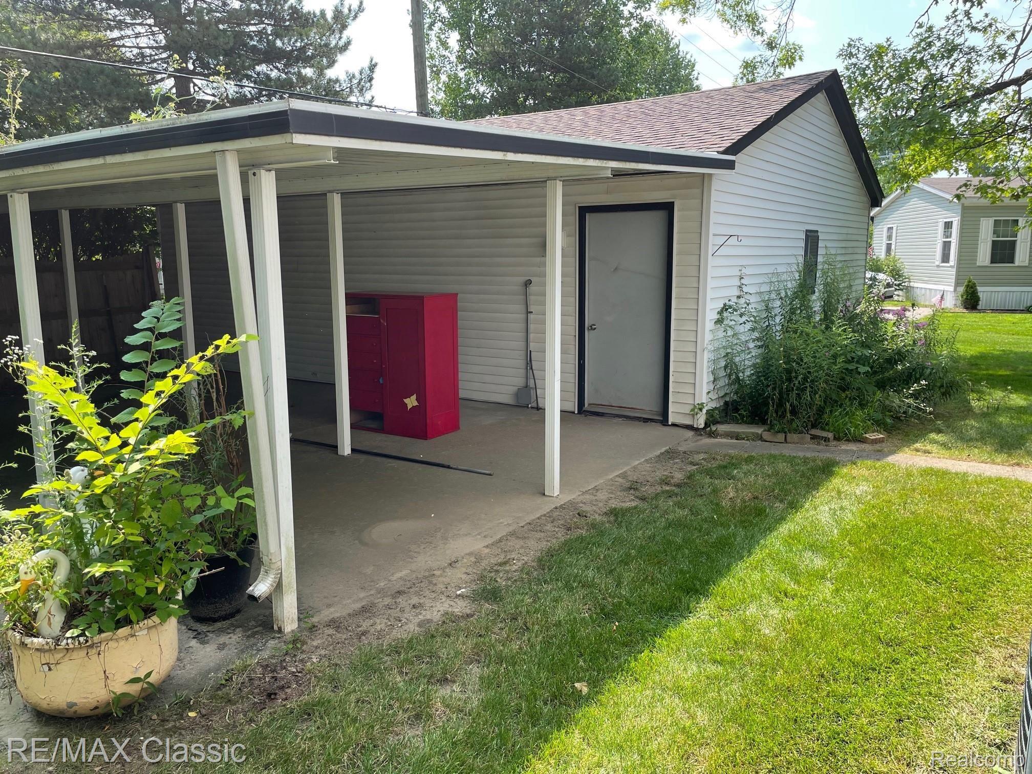 8559 Belleville Road Belleville, MI 48111 - Photo 23 of 23 Half this storage shed available as well