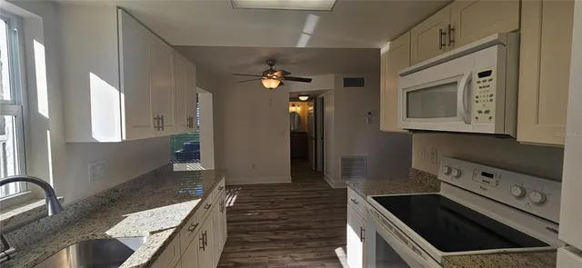 $1,200 | 1506 Edgewater Circle, Unit 2, Fort Myers, FL 33919