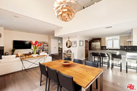 $2,595,000 | 612 Lincoln Boulevard, Unit 3, Santa Monica, CA 90402