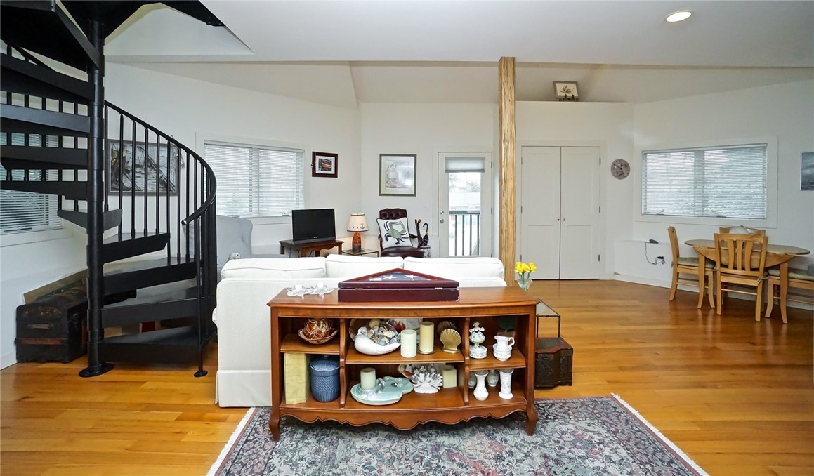 7 Ship Street Jamestown, RI 02835 - Photo 3 of 27