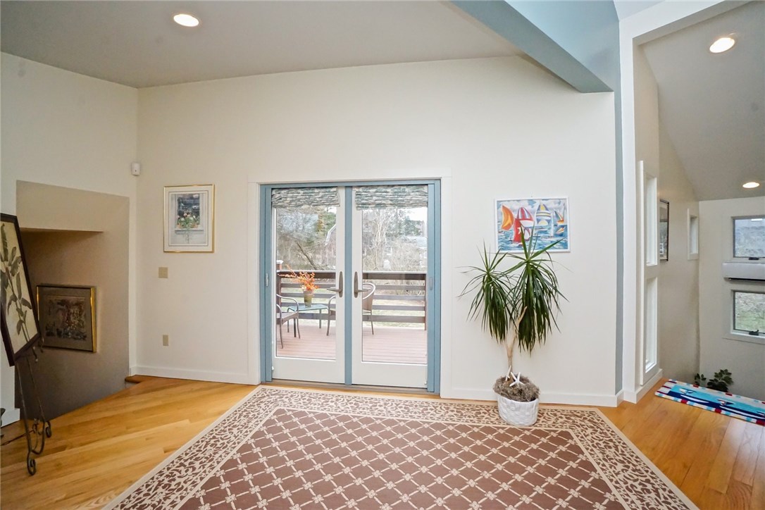 7 Ship Street Jamestown, RI 02835 - Photo 8 of 27 Let's go see the Deck!