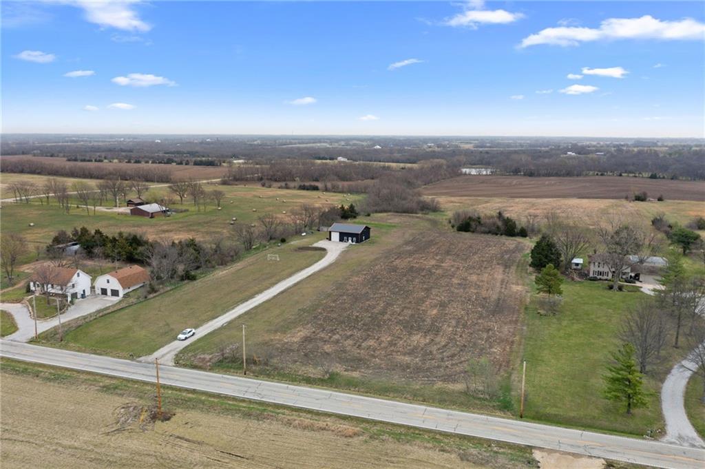 15231 Edgerton Road Gardner, KS 66030 - Photo 2 of 34