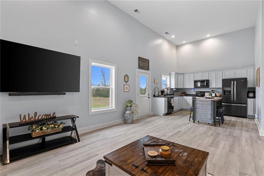 15231 Edgerton Road Gardner, KS 66030 - Photo 8 of 34