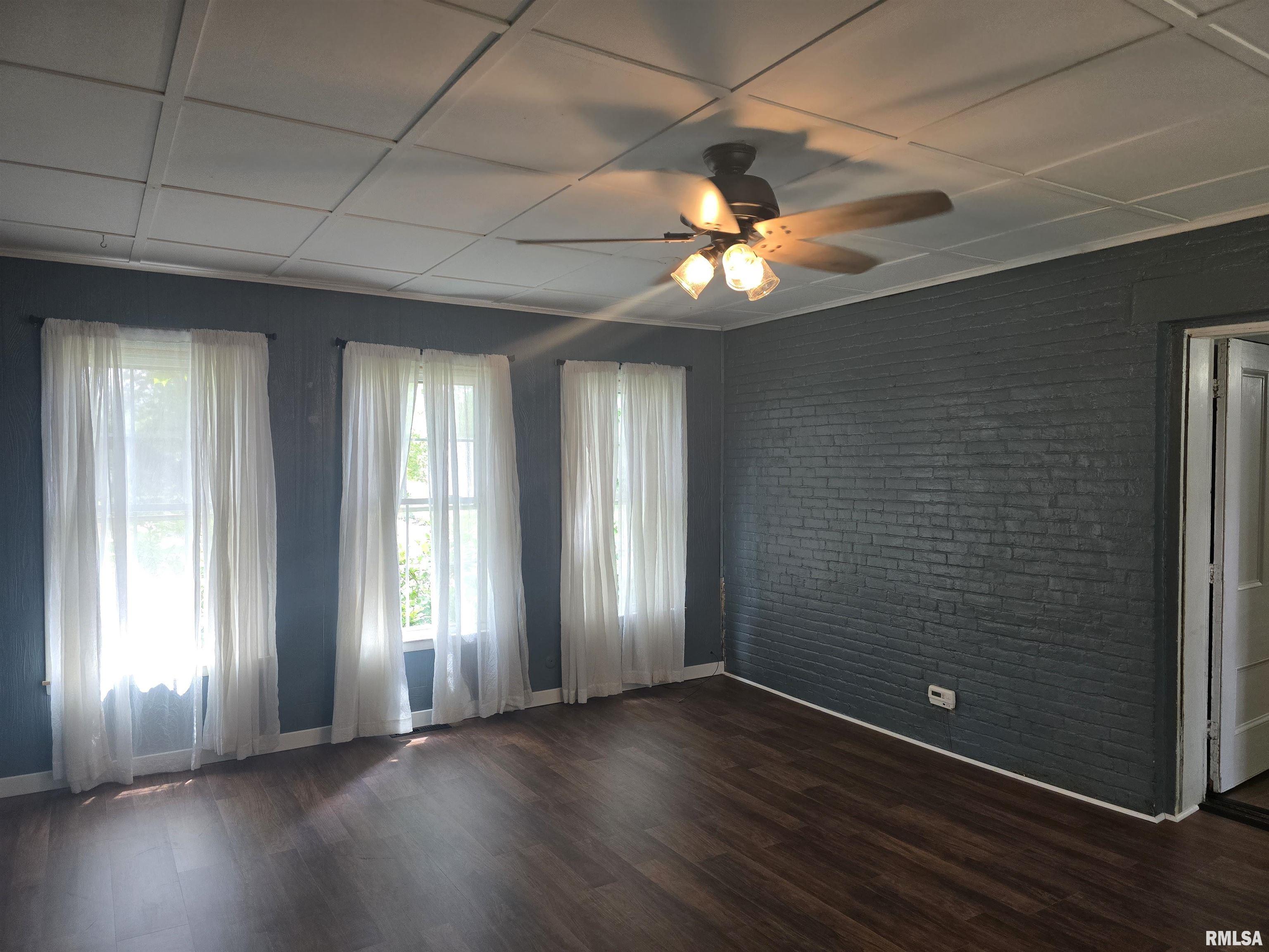 239 West Chestnut Street Canton, IL 61520 - Photo 23 of 83