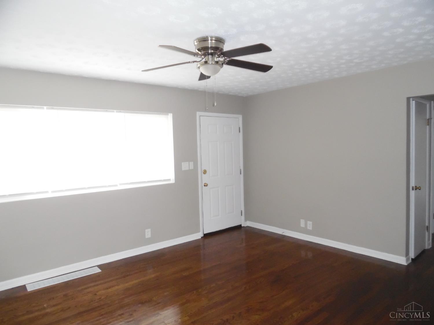 751 Springvale Drive Hamilton, OH 45013 - Photo 2 of 26